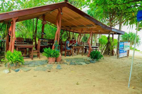 Hostal Mallika Guest House