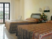 Los Itzaes Hotel