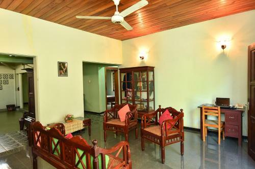 Deniyawatta Bungalow