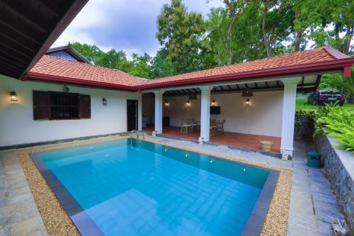 Arvani Villa