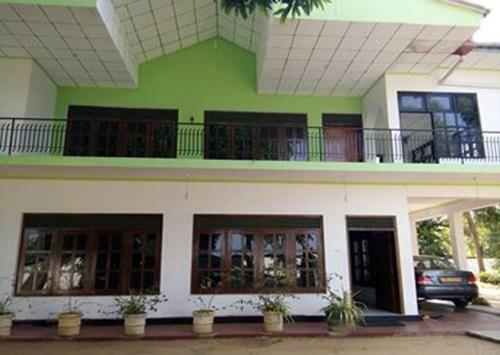 Hotel White House
