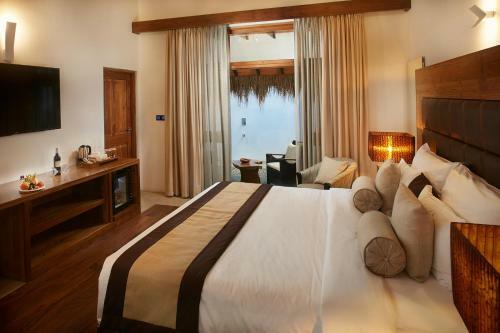 Hotel Margosa Bay