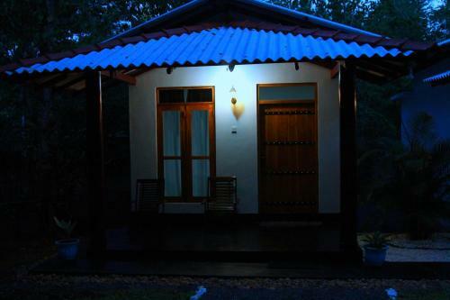 Hostal Bright Sun Safari Hotel