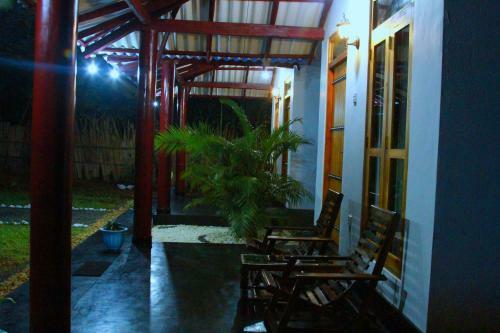 Hostal Bright Sun Safari Hotel