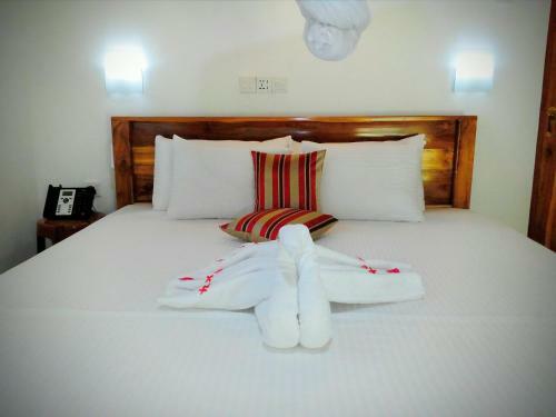 Hostal Bright Sun Safari Hotel