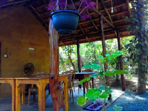 Hostal Bright Sun Safari Hotel