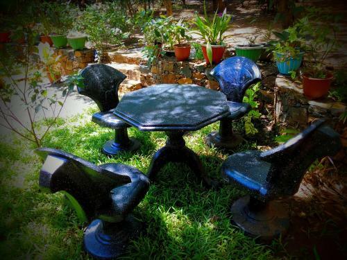 Hostal Bright Sun Safari Hotel