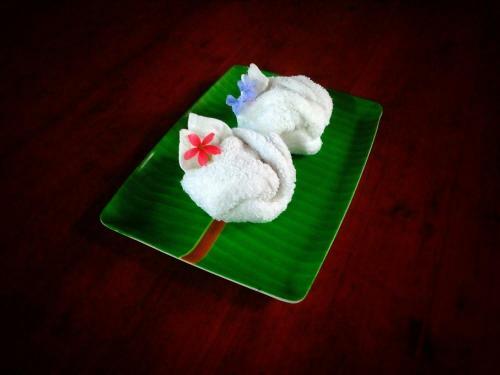 Hostal Bright Sun Safari Hotel