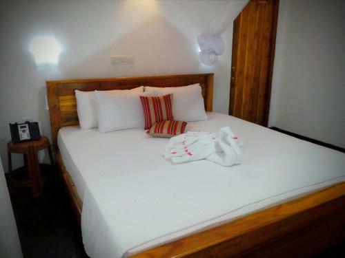 Hostal Bright Sun Safari Hotel