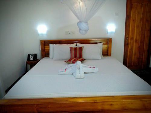 Hostal Bright Sun Safari Hotel