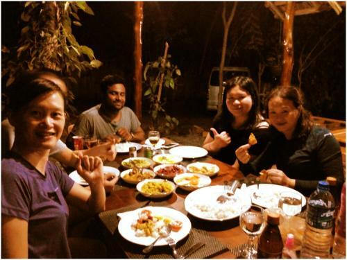 Hostal Bright Sun Safari Hotel