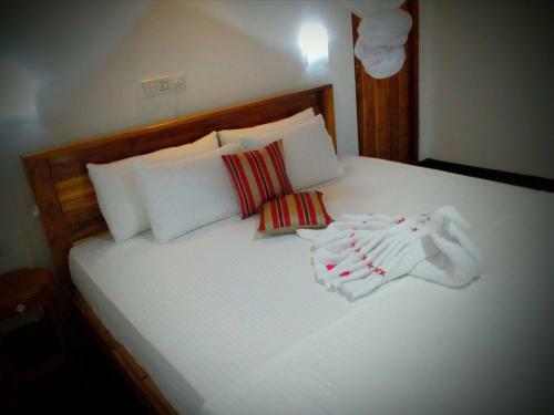 Hostal Bright Sun Safari Hotel