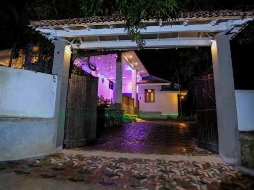 Hotel Rawanaz