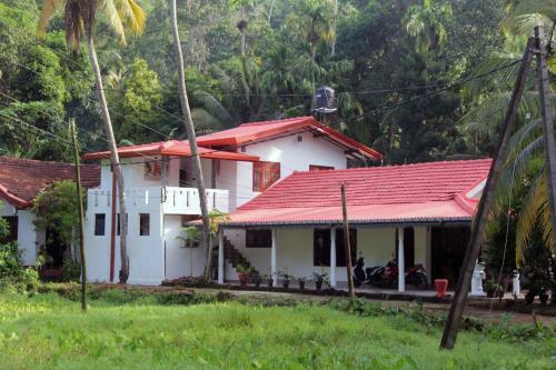 Hostal Sandaru Holiday Inn