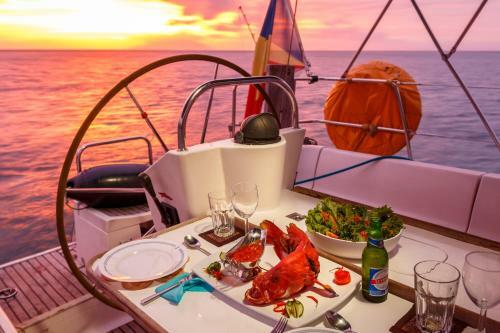 Seyscapes Yacht Charter Tina