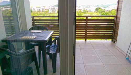 Happy Place Apartments Suvir