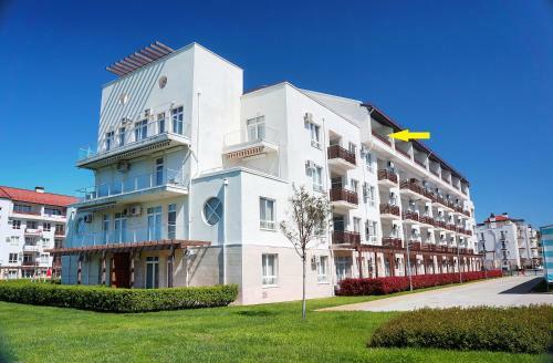 Happy Place Apartments Navy