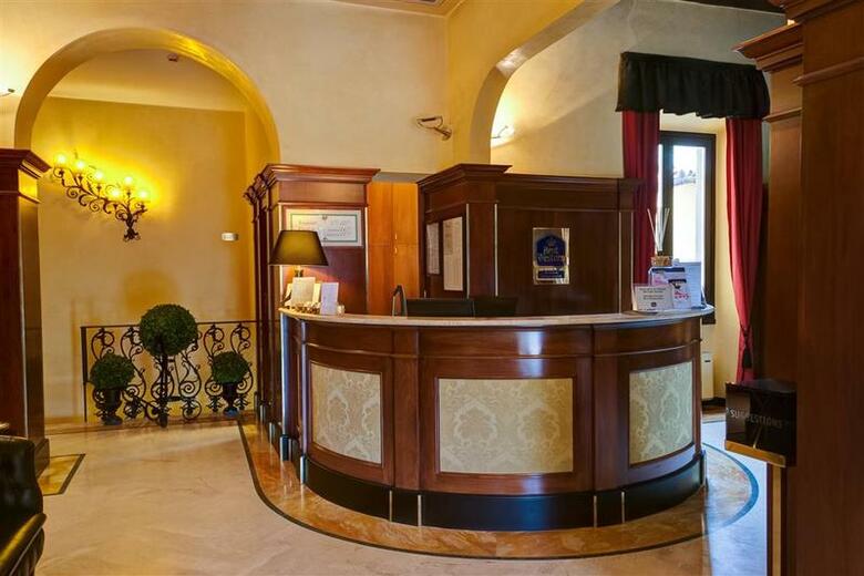 River Hotel