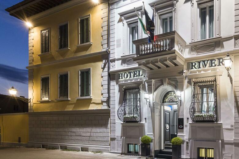 River Hotel