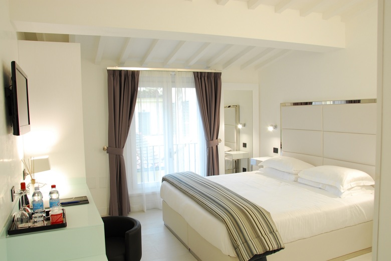 River Hotel
