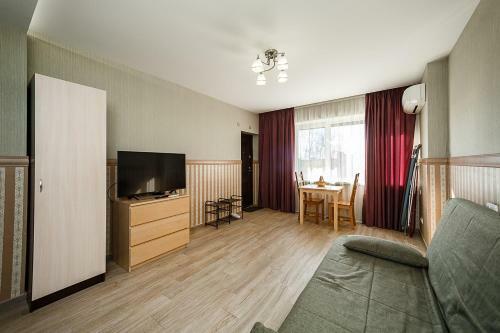 Apartment On Mindalnaya Street