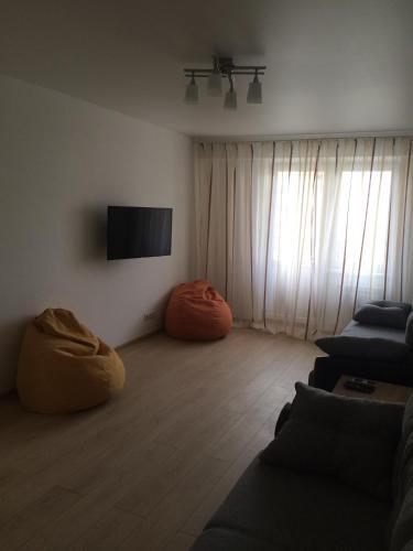Apartment Urozhaynaya 71/7