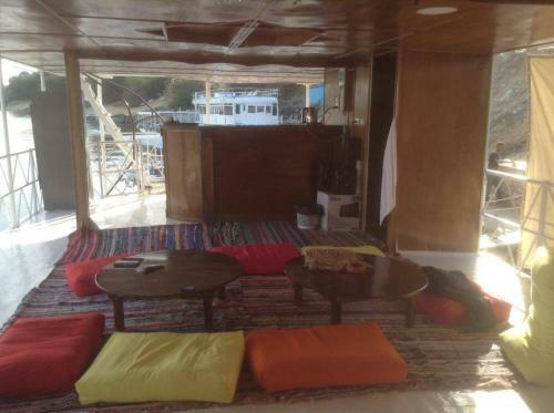 Kendaka House Boat