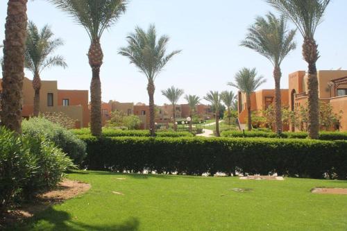 Spacious Apartment In Stella Makadi