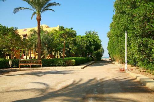 Spacious Apartment In Stella Makadi