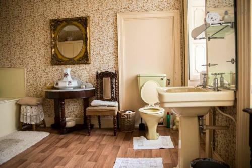Healthfield Manor
