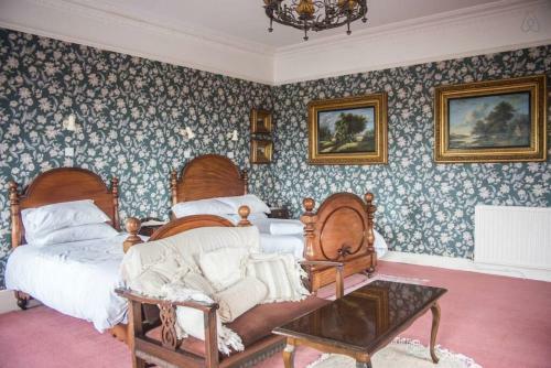 Healthfield Manor