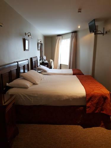 Hostal Jbs Bar & Guest Accommodation