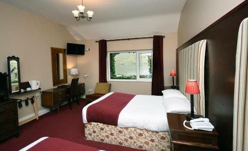 Lodge At Leenane Hotel