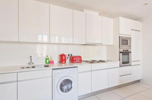 3 Bedroom Apartment In Dublin Docklands