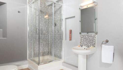 Mountjoy Apartments