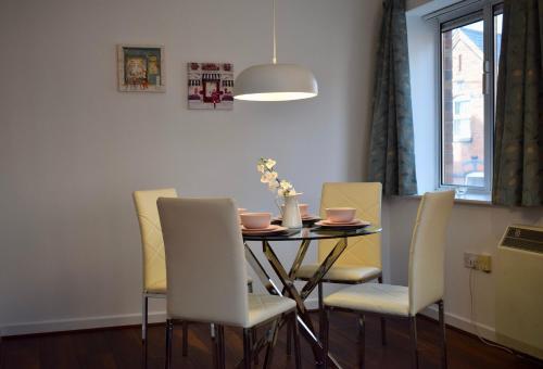 2 Bedroom Apartment In Dublin Sleeps 4