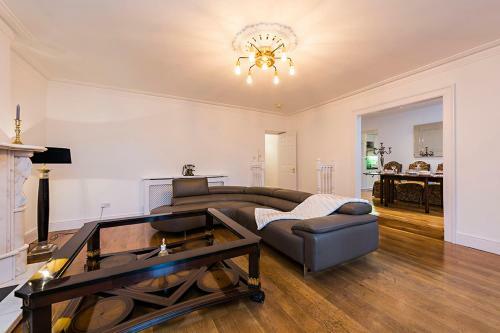 Luxurious 3 Bed Apartment Ballsbridge Area