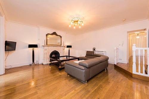 Luxurious 3 Bed Apartment Ballsbridge Area