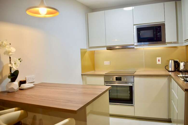 Modern 2 Bedroom Dublin Apartment With Balcony