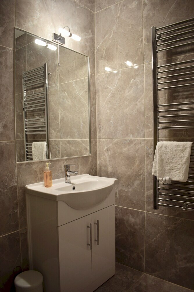 Modern 2 Bedroom Dublin Apartment With Balcony