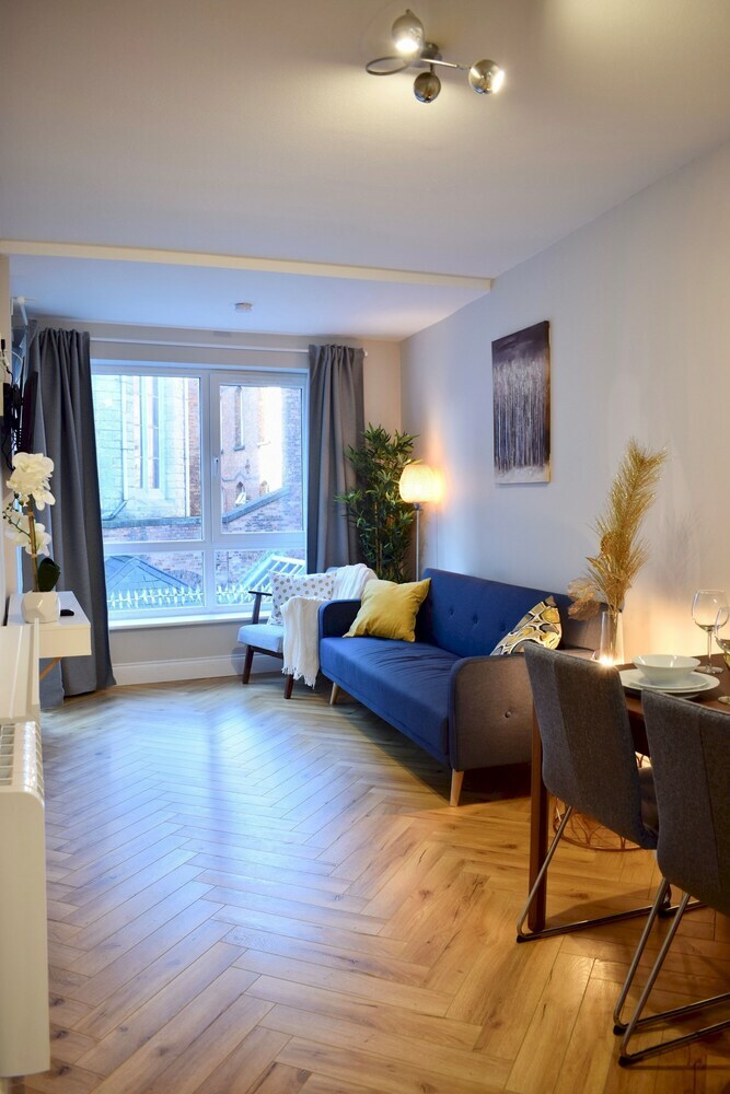 Modern 2 Bedroom Dublin Apartment With Balcony
