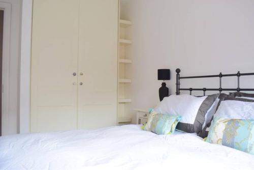 2 Bedroom Apartment Close To Guinness Storehouse Accommodates 8