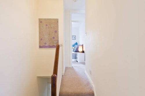 2 Bedroom Riverside Apartment Sleeps 5