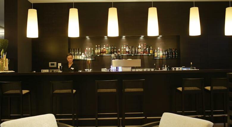Hotel NH Airport