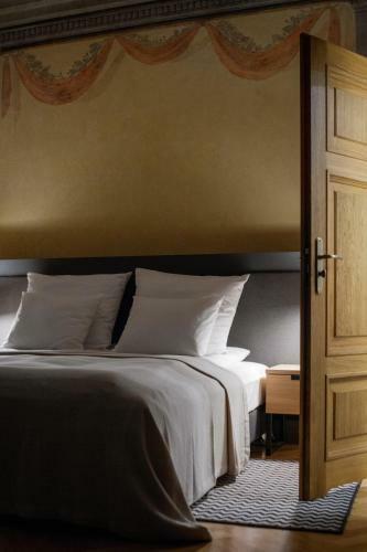 Stradonia Serviced Apartments