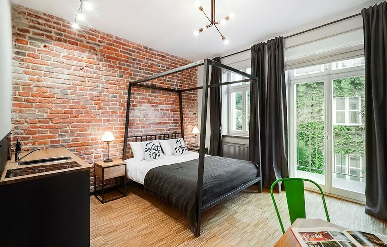 Well Well Aparthotel