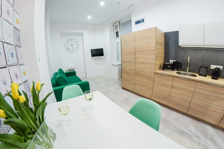Nook Nook Apartments Dietla 66