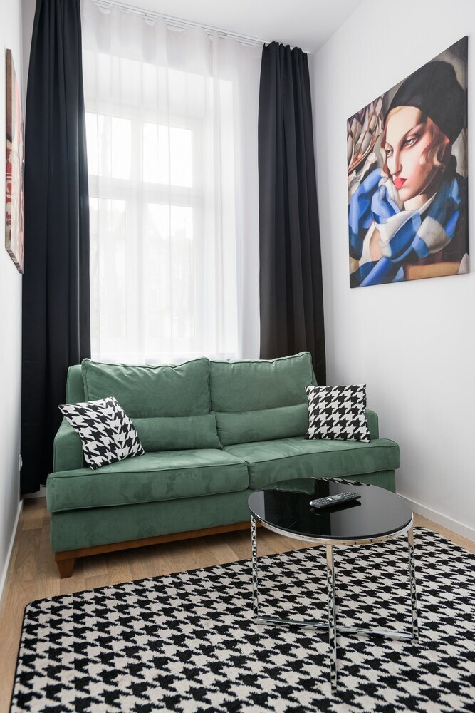 Nook Nook Apartments Dietla 66