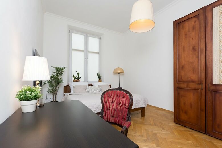 Wawel Apartments - Riverside Castle