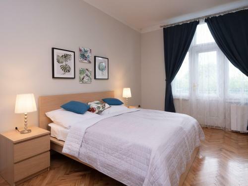 Wawel Apartments - Riverside Castle